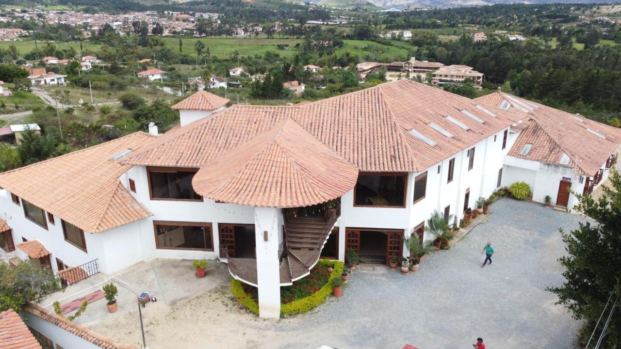 Hotel Puente Piedra Вилья-де-Лейва Экстерьер фото