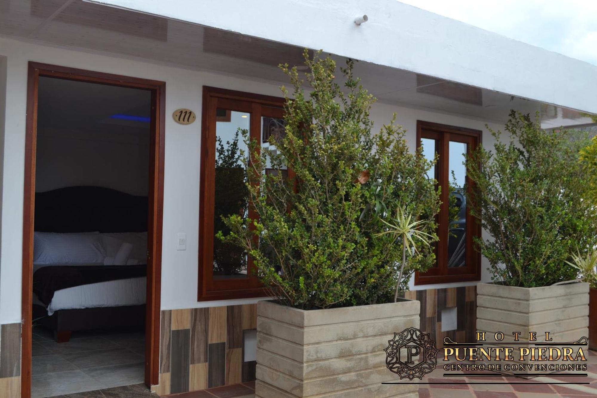 Hotel Puente Piedra Вилья-де-Лейва Экстерьер фото
